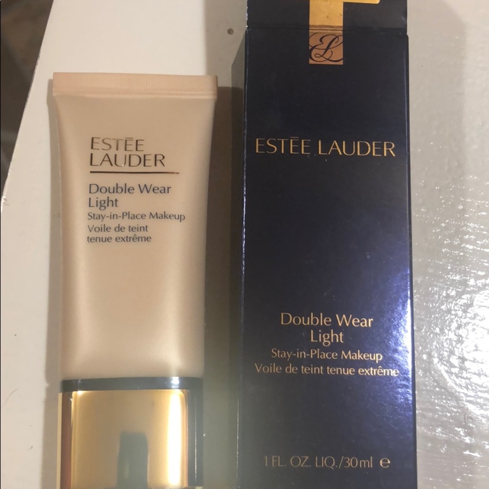 Estée Lauder Double Wear Light Intensity 3…